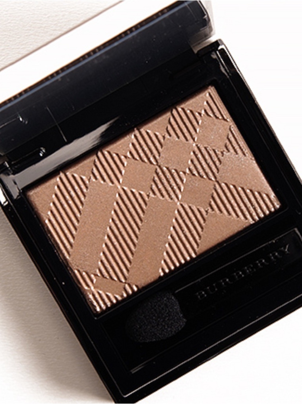 Burberry eyeshadow 02 NUDE